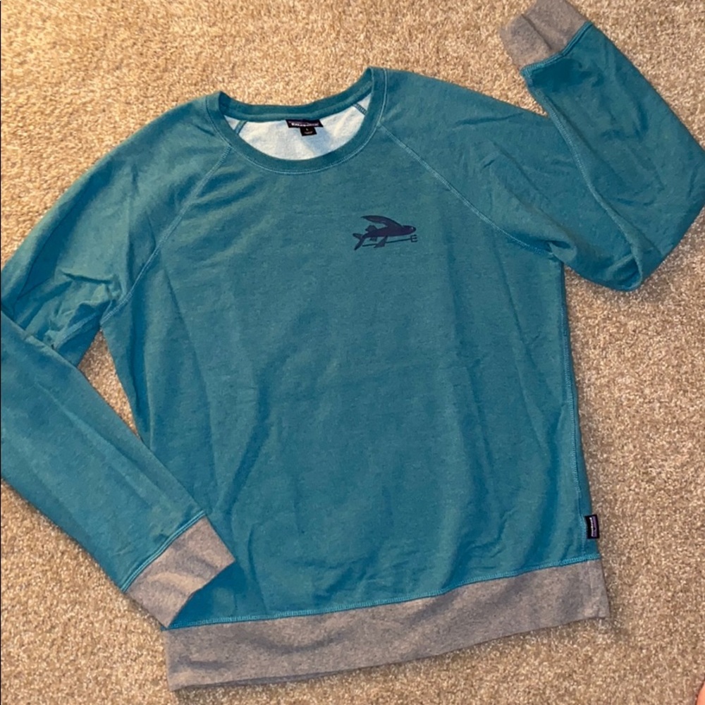 Patagonia Teal and Gray Crew Neck Sweatshirt
